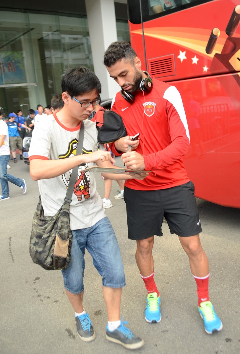 Doinb重要时刻出色防守，加拿大队带队取胜！引发球迷热议(doinb回应fpx中野决裂)-九游网页版