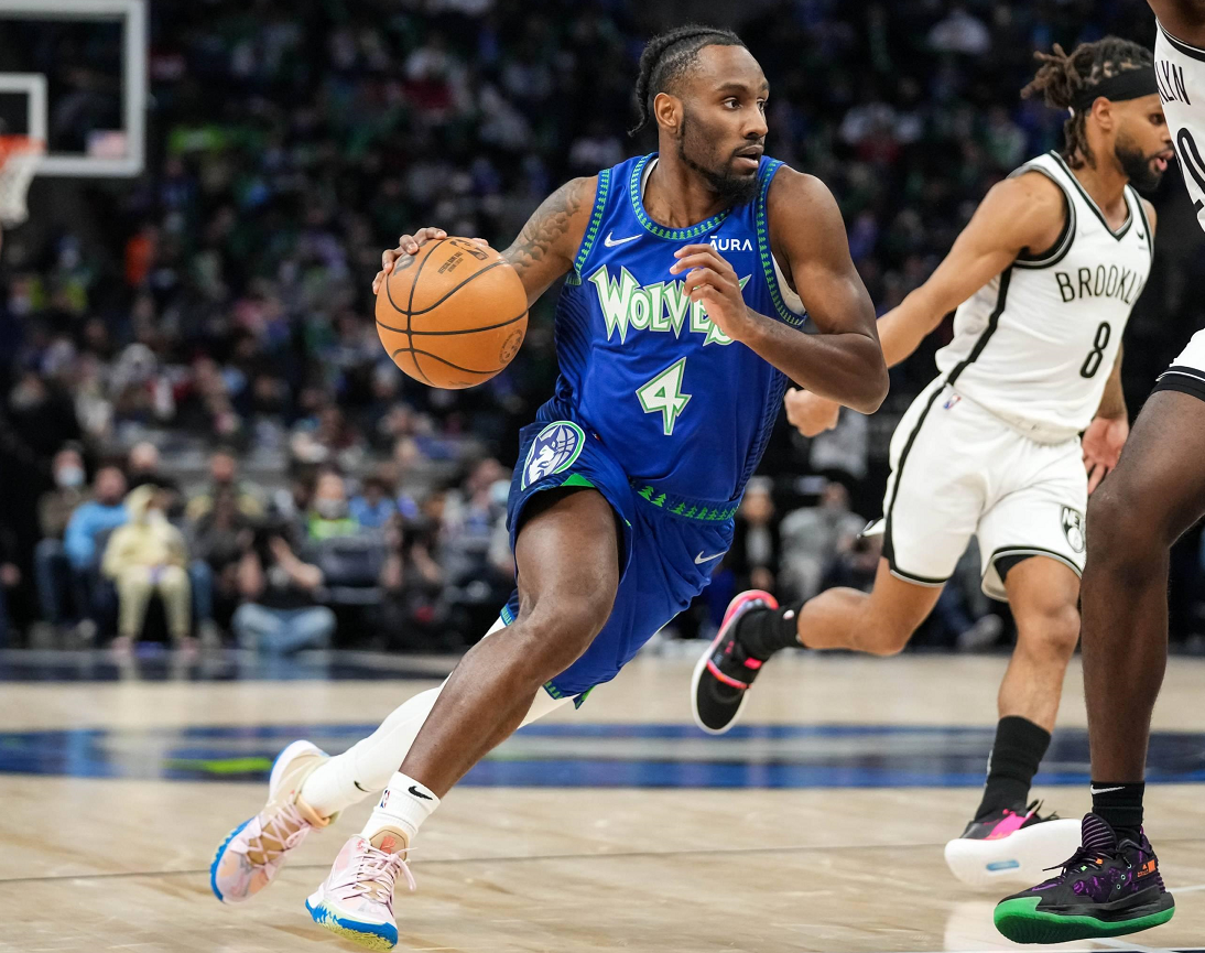 尤文球迷看c罗转会-九游体育