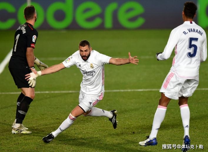 赛前圣安东尼奥马刺调整名单以备西甲；扳平良机环节打磨；压力陡增；轮换策略成焦点(c罗及后卫西马坎肌肉不适能参加明天比赛不)